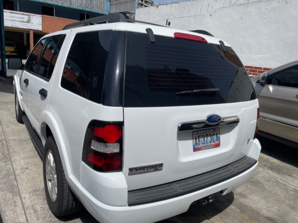 ford-explorer-2011-big-3