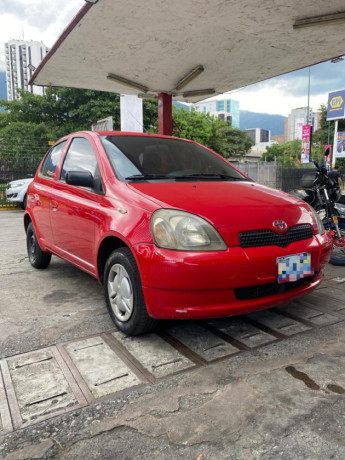 toyota-yaris-del-sol-2001-big-2