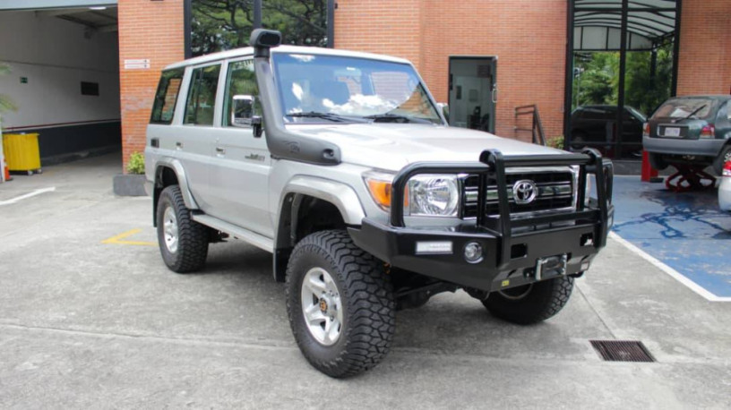 toyota-land-cruiser-2021-big-2