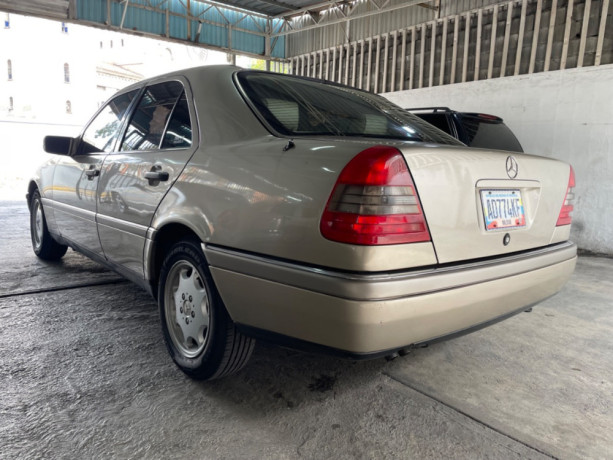 mercedes-benz-c230-1993-big-3