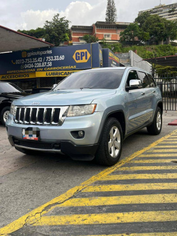 jeep-grand-cherokee-2012-big-0