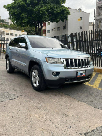 jeep-grand-cherokee-2012-big-2