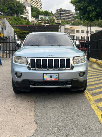 jeep-grand-cherokee-2012-big-1