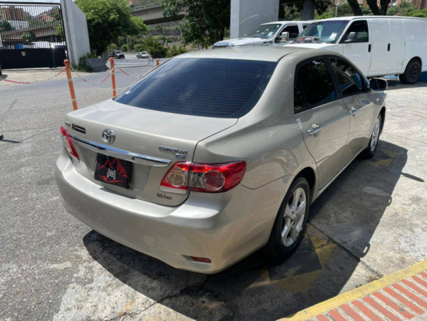 toyota-corolla-2012-big-1