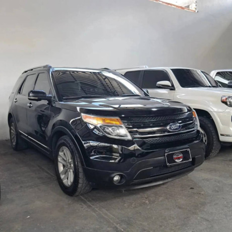 ford-explorer-2012-big-0