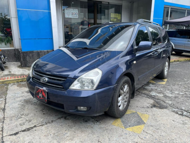 kia-sedona-2007-big-0