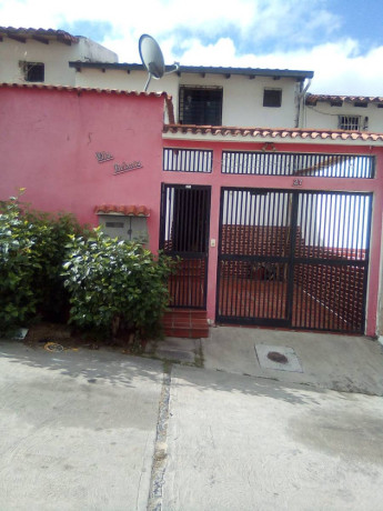 me-venden-en-las-urbanizacion-las-rosas-guatire-big-0