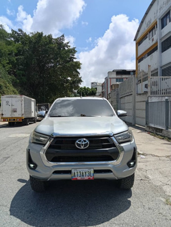 toyota-hilux-2021-big-0