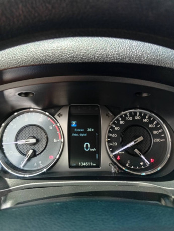 toyota-hilux-2021-big-8