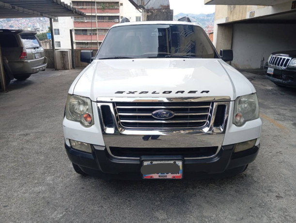 ford-explorer-sport-trac-2007-big-0