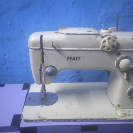 se-vende-maquina-pfaff-260-big-0
