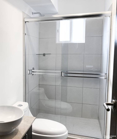 reparacion-para-puertas-de-duchas-ventanas-panoramicas-y-persiabas-big-3