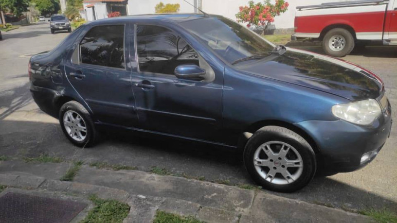 fiat-siena-2006-big-1