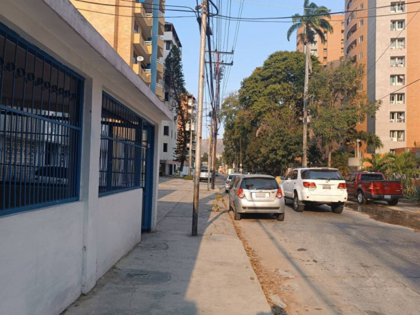 se-alquila-local-comercial-av-bolivar-valencia-callejon-prebol-big-0