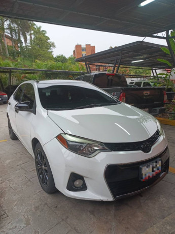 toyota-corolla-2015-big-0
