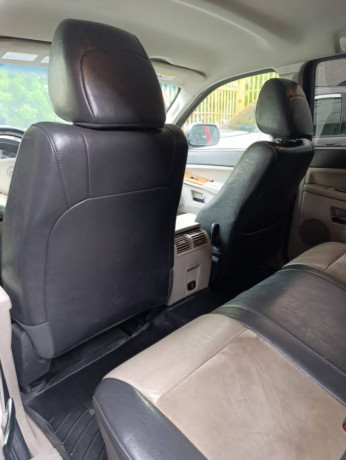 jeep-grand-cherokee-2010-big-3