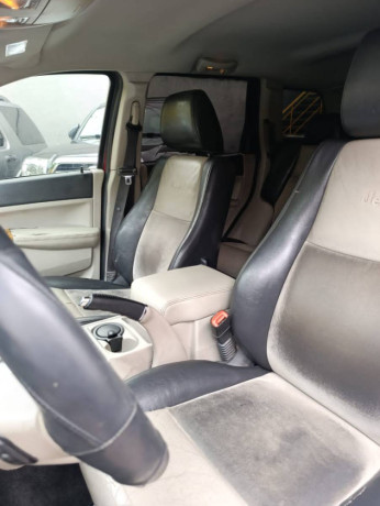jeep-grand-cherokee-2010-big-2