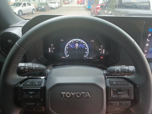 toyota-prado-2025-big-2