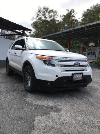 ford-explorer-2012-big-7