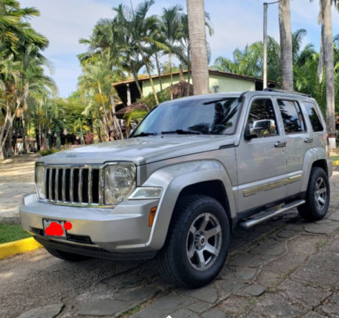 jeep-cherokee-kk-2009-big-0